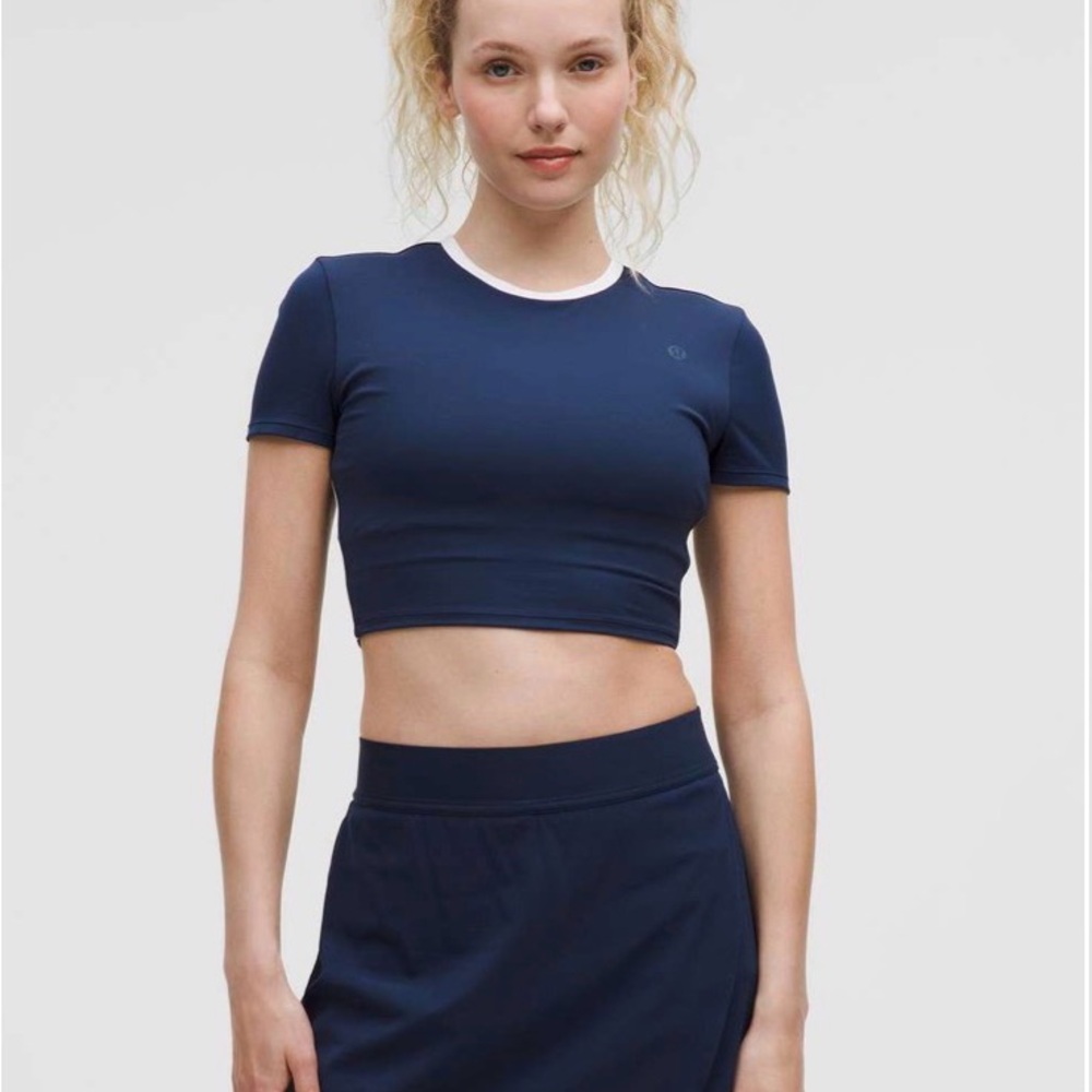 Lululemon Tight-Fit Cropped Shelf-Bra T-Shirt